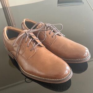 New Dockers Classic Brown Dress Shoes Men’s size 9.5